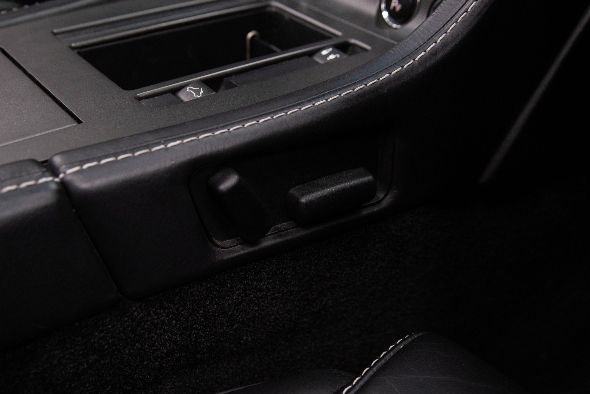 USED 2013 04 ASTON MARTIN VANTAGE 4.7 V8 ROADSTER 