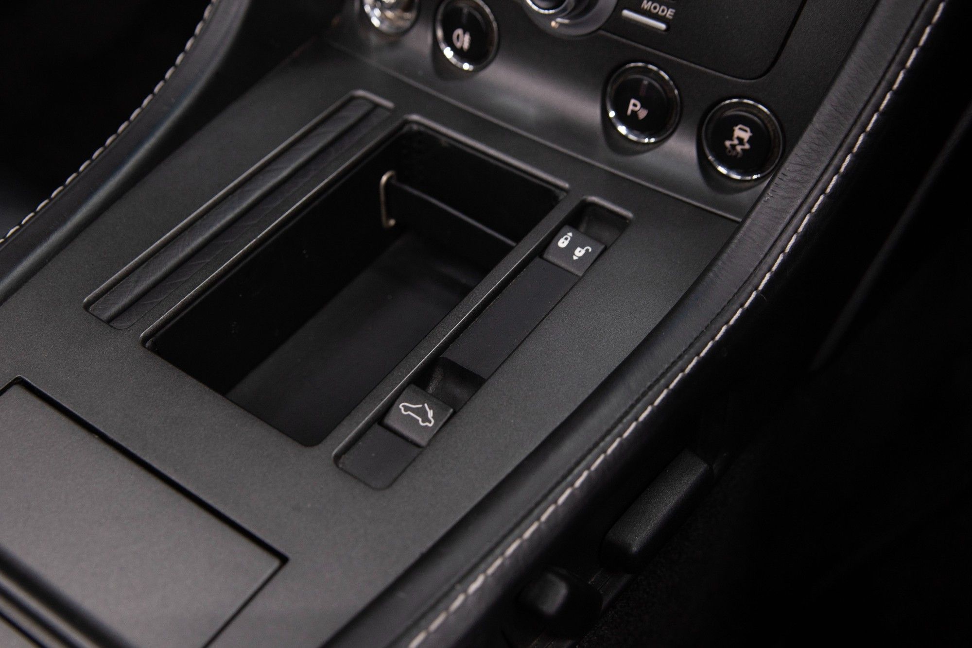 USED 2013 04 ASTON MARTIN VANTAGE 4.7 V8 ROADSTER 