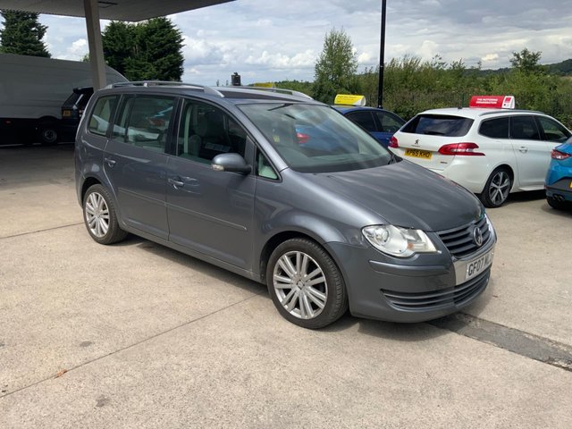 View our VOLKSWAGEN TOURAN