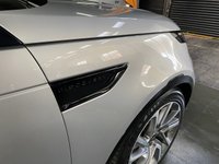USED 2019 69 LAND ROVER DISCOVERY 5 3.0 SD6 LANDMARK 5d 302 BHP AUTO 4X4 LOVELY 2019 DISCOVERY 5 3.0 SD6 LANDMARK EDITION - ONE OWNER FROM NEW - LANDROVER SERVICE HISTORY - INDUS SILVER - BLACK PACK - 21 INCH ALLOY WHEELS - GLASS PANROOF - HEATED SEATS - HEATED STEERING WHEEL
