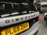 USED 2019 69 LAND ROVER DISCOVERY 5 3.0 SD6 LANDMARK 5d 302 BHP AUTO 4X4 LOVELY 2019 DISCOVERY 5 3.0 SD6 LANDMARK EDITION - ONE OWNER FROM NEW - LANDROVER SERVICE HISTORY - INDUS SILVER - BLACK PACK - 21 INCH ALLOY WHEELS - GLASS PANROOF - HEATED SEATS - HEATED STEERING WHEEL