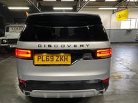 USED 2019 69 LAND ROVER DISCOVERY 5 3.0 SD6 LANDMARK 5d 302 BHP AUTO 4X4 LOVELY 2019 DISCOVERY 5 3.0 SD6 LANDMARK EDITION - ONE OWNER FROM NEW - LANDROVER SERVICE HISTORY - INDUS SILVER - BLACK PACK - 21 INCH ALLOY WHEELS - GLASS PANROOF - HEATED SEATS - HEATED STEERING WHEEL