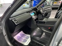 USED 2019 69 LAND ROVER DISCOVERY 5 3.0 SD6 LANDMARK 5d 302 BHP AUTO 4X4 LOVELY 2019 DISCOVERY 5 3.0 SD6 LANDMARK EDITION - ONE OWNER FROM NEW - LANDROVER SERVICE HISTORY - INDUS SILVER - BLACK PACK - 21 INCH ALLOY WHEELS - GLASS PANROOF - HEATED SEATS - HEATED STEERING WHEEL