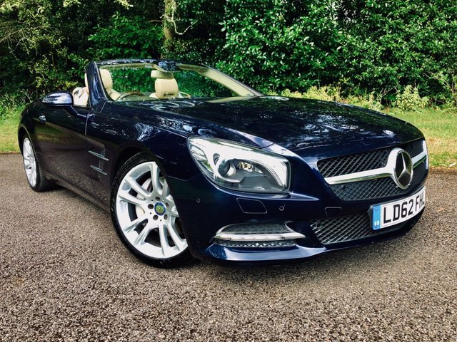 2012 62 Mercedes-Benz Sl 3.5 SL350 2d AUTO 306 BHP ONLY 1 PRIVATE OWNER FROM NEW WITH FULL SERVICE HISTORY WHICH IS MAINLY MERCEDES///PANORAMIC ROOF///AIRSCARF-NECK LEVEL HEATING///ELEC WIND DEFLECTOR//BLUETOOTH//Park Camera//Bang Olufsen BeoSound AMG///Driving Assistance Package//ActivePark Assist -includ Parktronic///75 Litre////BIG SERVICE JUST DONE BY US INCLUDING GEARBOX OIL CHANGE//////