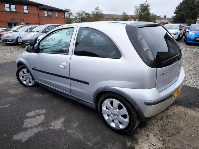 2005 VAUXHALL CORSA - Photo 9