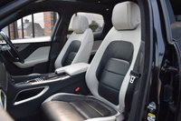 USED 2017 17 JAGUAR F-PACE 3.0 V6 S AWD 5d 296 BHP SLIDING ROOF / 360 / DIGI DASH