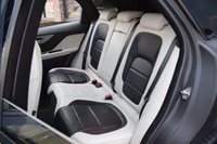 USED 2017 17 JAGUAR F-PACE 3.0 V6 S AWD 5d 296 BHP SLIDING ROOF / 360 / DIGI DASH