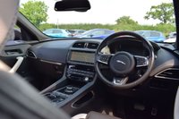 USED 2017 17 JAGUAR F-PACE 3.0 V6 S AWD 5d 296 BHP SLIDING ROOF / 360 / DIGI DASH