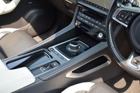 USED 2017 17 JAGUAR F-PACE 3.0 V6 S AWD 5d 296 BHP SLIDING ROOF / 360 / DIGI DASH
