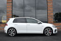 USED 2018 18 VOLKSWAGEN GOLF 2.0 GTI PERFORMANCE TSI DSG 5d 242 BHP PAN ROOF / LEATHER / 19" ALLOY