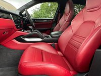 USED 2020 20 PORSCHE CAYENNE 4.0 V8 TURBO TIPTRONIC 5d AUTO 543 BHP ESTATE