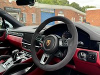 USED 2020 20 PORSCHE CAYENNE 4.0 V8 TURBO TIPTRONIC 5d AUTO 543 BHP ESTATE