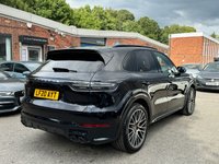 USED 2020 20 PORSCHE CAYENNE 4.0 V8 TURBO TIPTRONIC 5d AUTO 543 BHP ESTATE