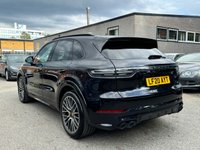 USED 2020 20 PORSCHE CAYENNE 4.0 V8 TURBO TIPTRONIC 5d AUTO 543 BHP ESTATE