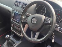 USED 2015 15 SKODA YETI OUTDOOR 2.0 SE BUSINESS TDI SCR 5d 109 BHP Stunning Colour Combination
