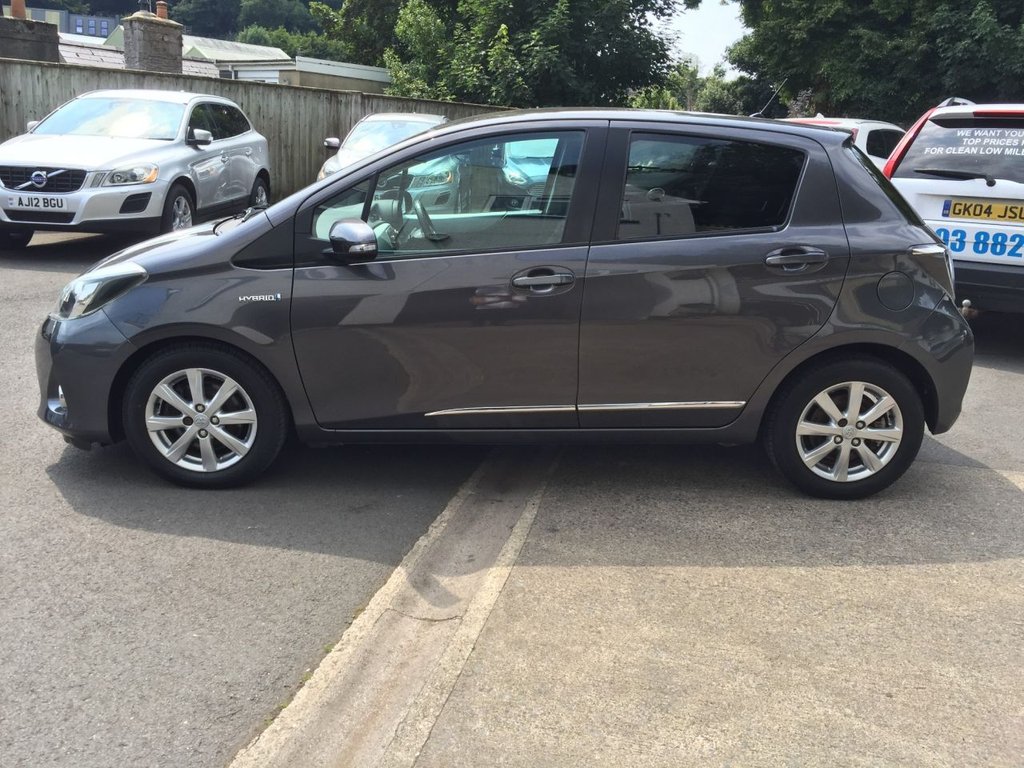 USED 2014 14 TOYOTA YARIS 1.5 HYBRID ICON PLUS 5d 61 BHP FULL SERVICE HISTORY