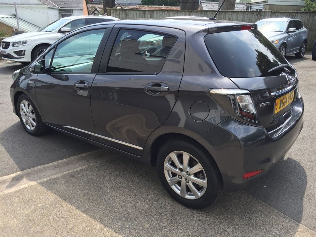 USED 2014 14 TOYOTA YARIS 1.5 HYBRID ICON PLUS 5d 61 BHP FULL SERVICE HISTORY