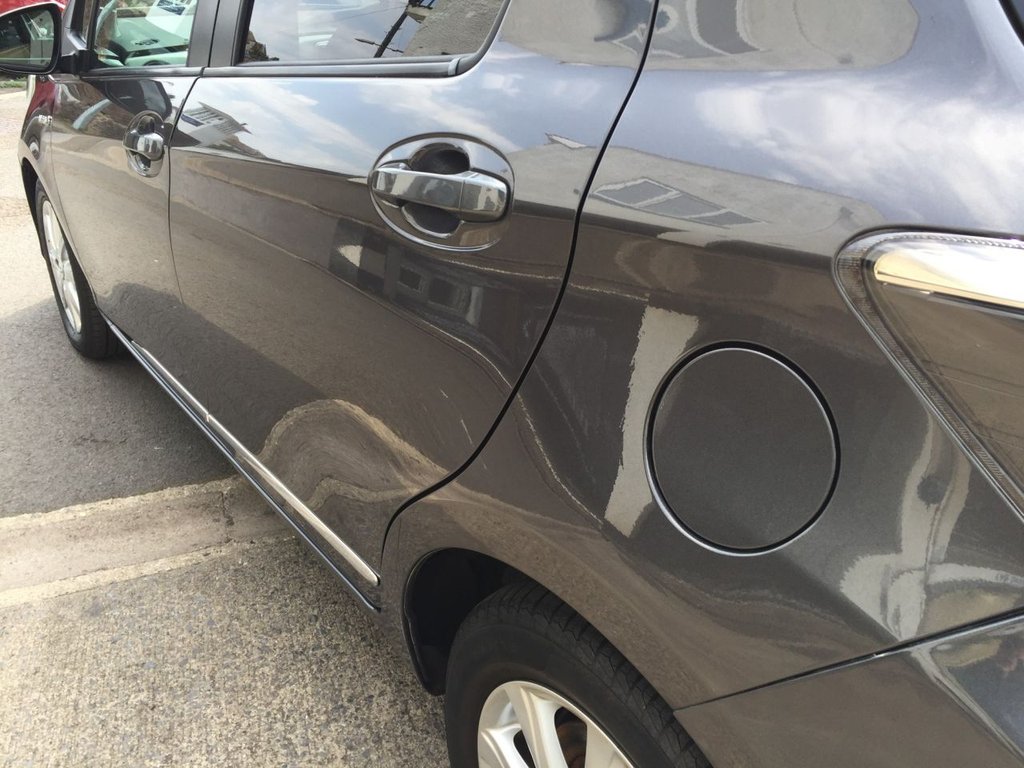 USED 2014 14 TOYOTA YARIS 1.5 HYBRID ICON PLUS 5d 61 BHP FULL SERVICE HISTORY