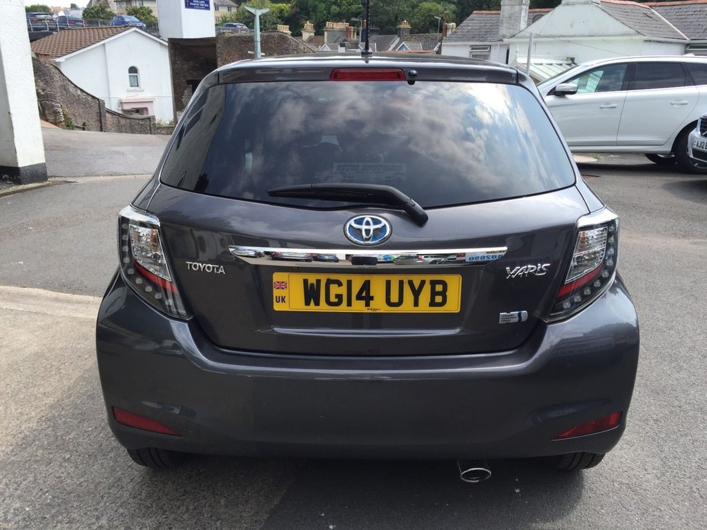 USED 2014 14 TOYOTA YARIS 1.5 HYBRID ICON PLUS 5d 61 BHP FULL SERVICE HISTORY