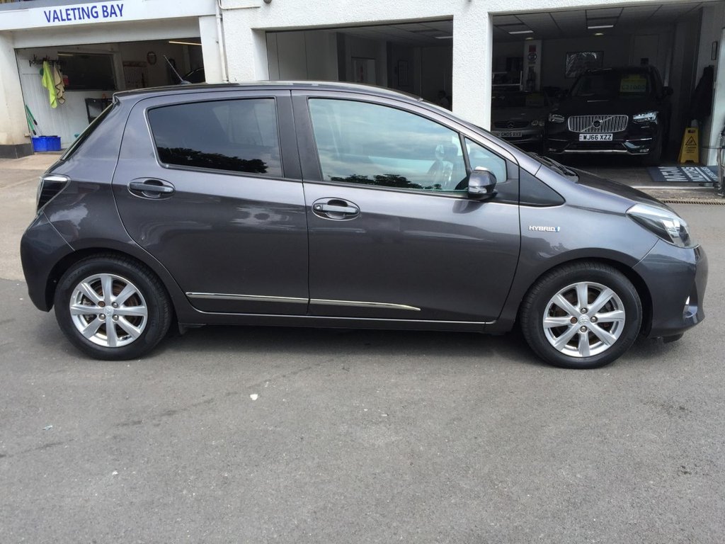 USED 2014 14 TOYOTA YARIS 1.5 HYBRID ICON PLUS 5d 61 BHP FULL SERVICE HISTORY