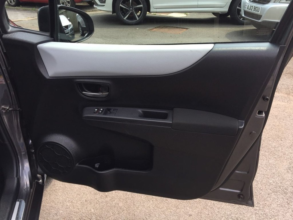USED 2014 14 TOYOTA YARIS 1.5 HYBRID ICON PLUS 5d 61 BHP FULL SERVICE HISTORY