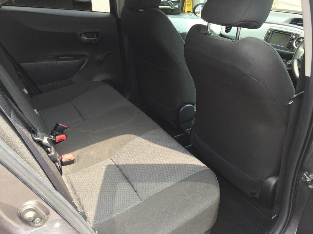 USED 2014 14 TOYOTA YARIS 1.5 HYBRID ICON PLUS 5d 61 BHP FULL SERVICE HISTORY