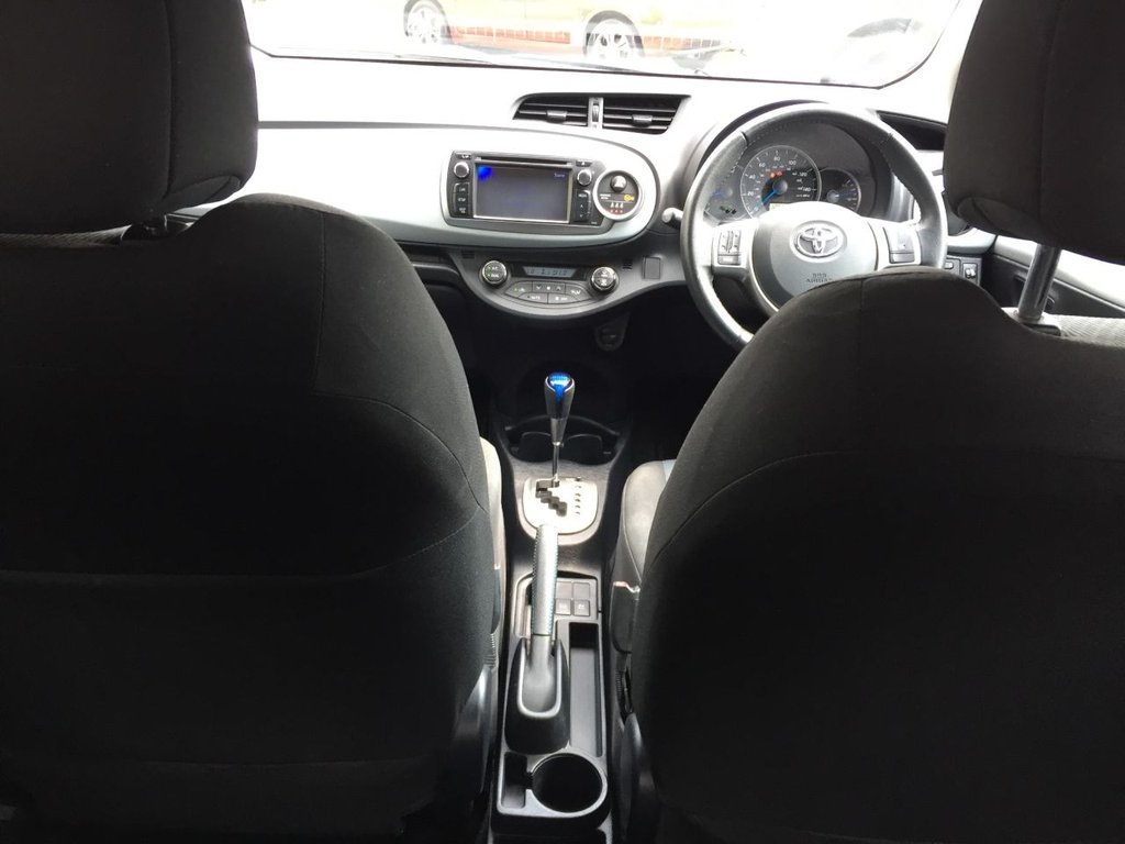 USED 2014 14 TOYOTA YARIS 1.5 HYBRID ICON PLUS 5d 61 BHP FULL SERVICE HISTORY