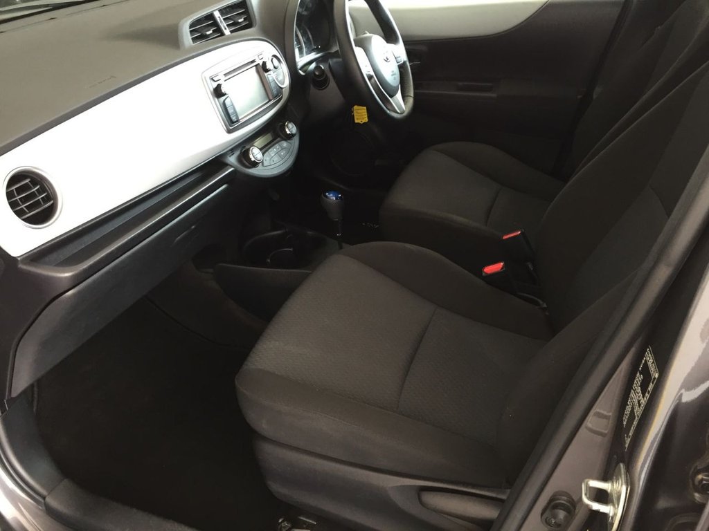 USED 2014 14 TOYOTA YARIS 1.5 HYBRID ICON PLUS 5d 61 BHP FULL SERVICE HISTORY
