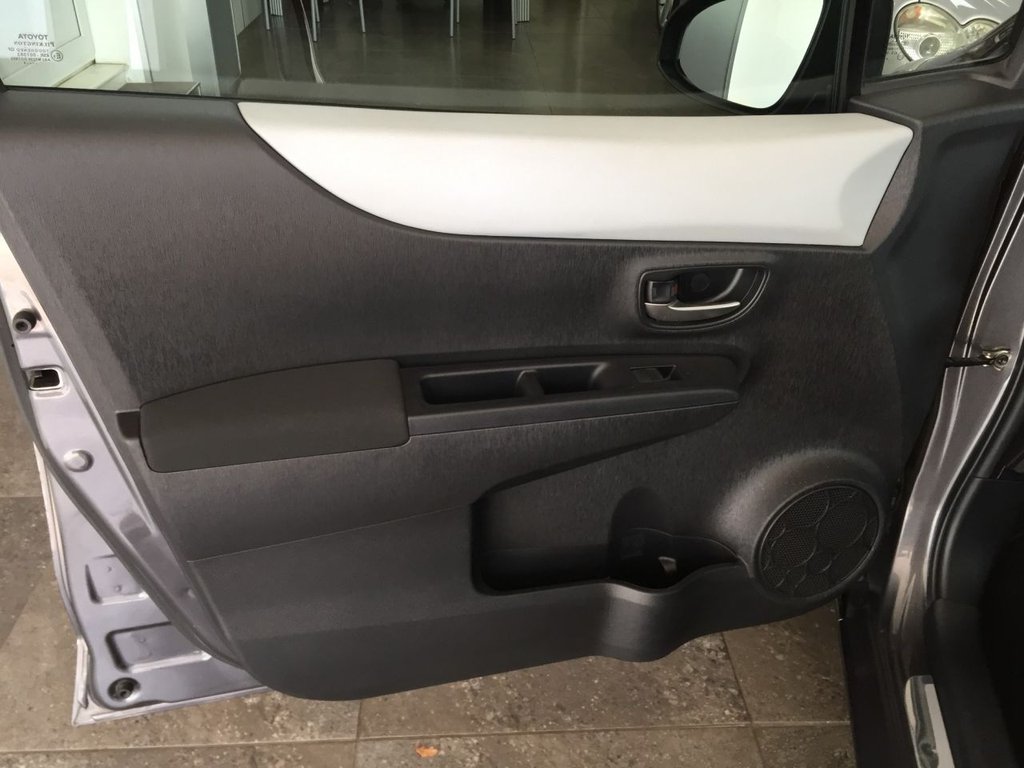 USED 2014 14 TOYOTA YARIS 1.5 HYBRID ICON PLUS 5d 61 BHP FULL SERVICE HISTORY