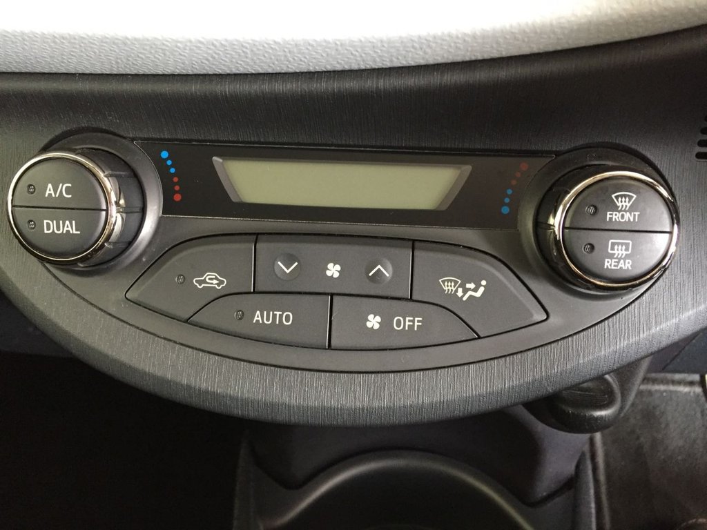 USED 2014 14 TOYOTA YARIS 1.5 HYBRID ICON PLUS 5d 61 BHP FULL SERVICE HISTORY