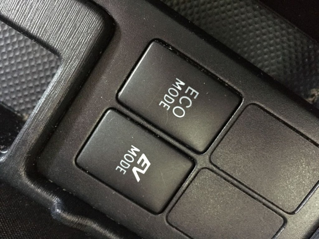 USED 2014 14 TOYOTA YARIS 1.5 HYBRID ICON PLUS 5d 61 BHP FULL SERVICE HISTORY