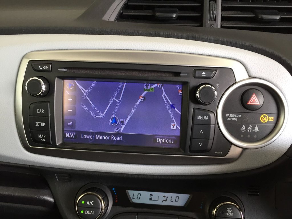 USED 2014 14 TOYOTA YARIS 1.5 HYBRID ICON PLUS 5d 61 BHP FULL SERVICE HISTORY