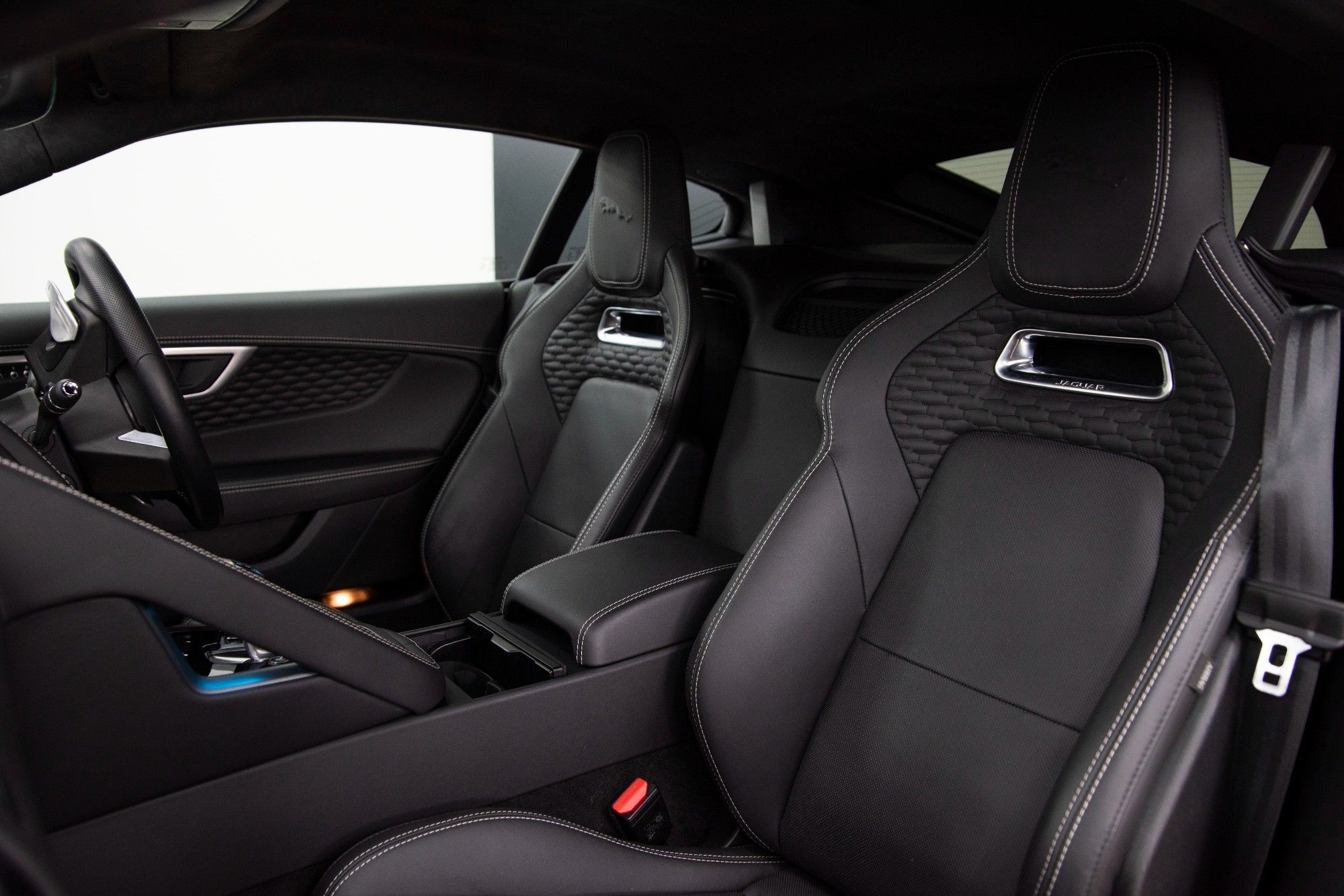 USED 2021 21 JAGUAR F-TYPE 5.0 V8 FIRST EDITION 2d 444 BHP 