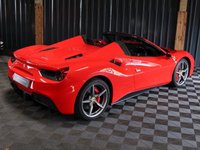 USED 2019 19 FERRARI 488 3.9 SPIDER 2d 660 BHP OVER &pound;50K OF OPTIONS, LOADS OF CARBON, PLUS THE BEAUTIFUL ITALIAN FLAG IN CENTRE OF SEATS AND STEERING WHEEL, SERVICE PACK TO 2026, 12 MONTH WARRANTY