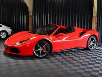 USED 2019 19 FERRARI 488 3.9 SPIDER 2d 660 BHP OVER &pound;50K OF OPTIONS, LOADS OF CARBON, PLUS THE BEAUTIFUL ITALIAN FLAG IN CENTRE OF SEATS AND STEERING WHEEL, SERVICE PACK TO 2026, 12 MONTH WARRANTY