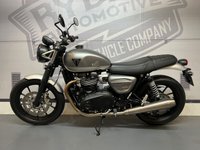 USED 2023 23 TRIUMPH STREET TWIN EC1 - BUY ONLINE 24 HRS A DAY - FINANCE AVAILABLE - ALL TYPES OF CREDIT ACCEPTED ONLY 2,495 MIES FROM NEW