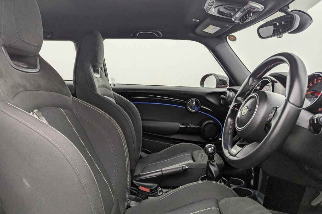 USED 2021 21 MINI HATCH COOPER 1.5 COOPER SPORT 3d 134 BHP Apple Car Play Sat Nav