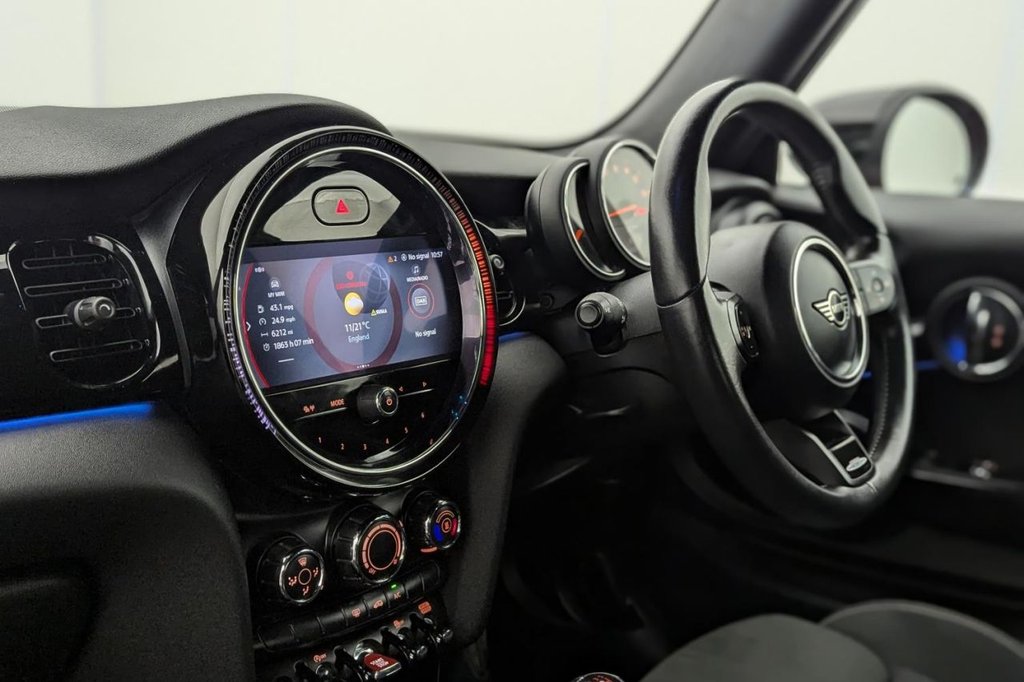 USED 2021 21 MINI HATCH COOPER 1.5 COOPER SPORT 3d 134 BHP Apple Car Play Sat Nav