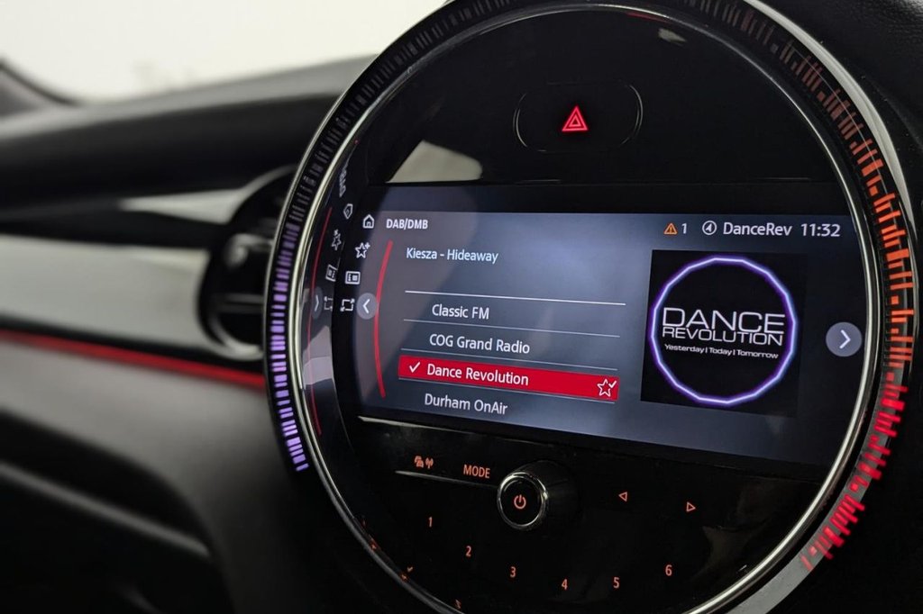 USED 2021 21 MINI HATCH COOPER 1.5 COOPER SPORT 3d 134 BHP Apple Car Play Sat Nav