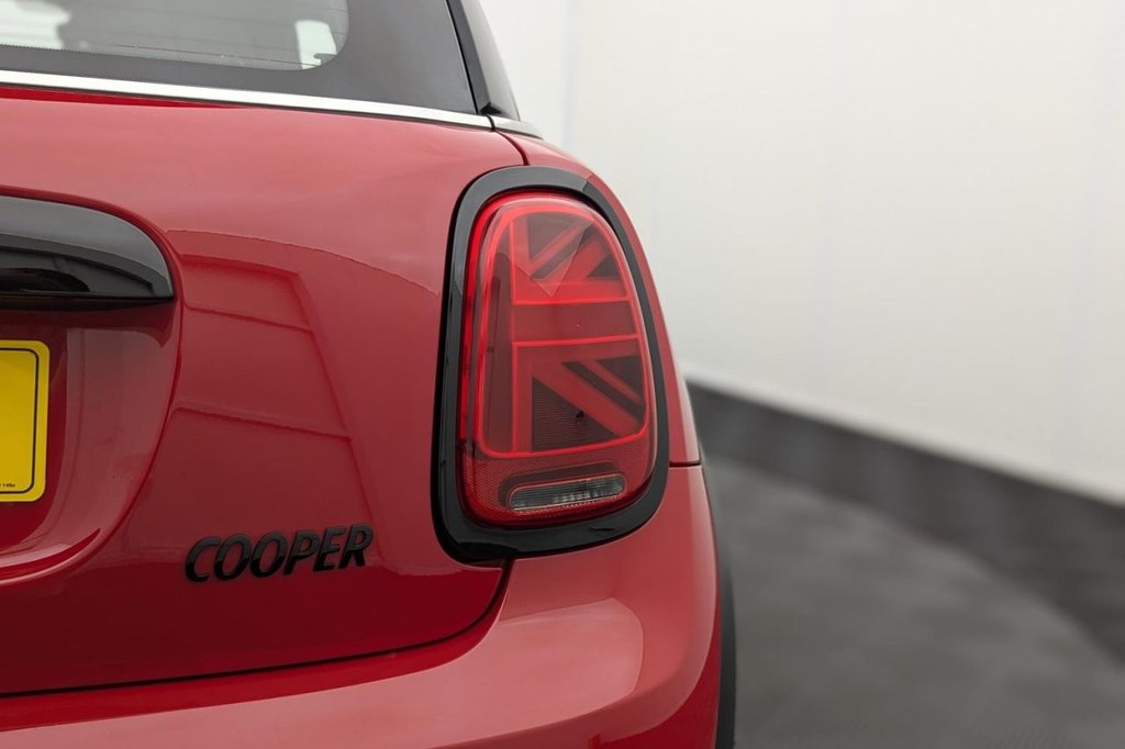 USED 2021 21 MINI HATCH COOPER 1.5 COOPER SPORT 3d 134 BHP Apple Car Play Sat Nav