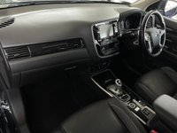 USED 2017 17 MITSUBISHI OUTLANDER 2.0 PHEV 4H 5d 200 BHP 2 Keys | Last Serviced @ 33,759mi