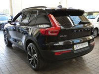 USED 2020 70 VOLVO XC40 2.0 B4 R-DESIGN PRO MHEV 5d 195 BHP SAT NAV HEATED PART LEATHER INTERIOR CRUISE CONTROL PARKING SENSORS 1 OWNER SERVICE HISTORY WARRANTY