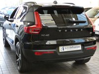 USED 2020 70 VOLVO XC40 2.0 B4 R-DESIGN PRO MHEV 5d 195 BHP SAT NAV HEATED PART LEATHER INTERIOR CRUISE CONTROL PARKING SENSORS 1 OWNER SERVICE HISTORY WARRANTY