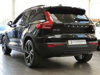 USED 2020 70 VOLVO XC40 2.0 B4 R-DESIGN PRO MHEV 5d 195 BHP SAT NAV HEATED PART LEATHER INTERIOR CRUISE CONTROL PARKING SENSORS 1 OWNER SERVICE HISTORY WARRANTY