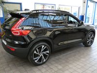 USED 2020 70 VOLVO XC40 2.0 B4 R-DESIGN PRO MHEV 5d 195 BHP SAT NAV HEATED PART LEATHER INTERIOR CRUISE CONTROL PARKING SENSORS 1 OWNER SERVICE HISTORY WARRANTY