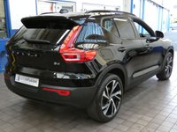 USED 2020 70 VOLVO XC40 2.0 B4 R-DESIGN PRO MHEV 5d 195 BHP SAT NAV HEATED PART LEATHER INTERIOR CRUISE CONTROL PARKING SENSORS 1 OWNER SERVICE HISTORY WARRANTY
