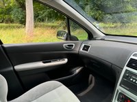 USED 2007 56 PEUGEOT 307 1.6 SW SE 5d 108 BHP 