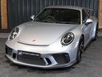 USED 2017 67 PORSCHE 911 4.0 GT3 2d 494 BHP PCCB CARBON CERAMIC BRAKES, FRONT LIFT, 18 WAY MEMORY SEATS SEATS (HEATED), FULL PORSCHE HISTORY, PORSCHE WARRANTY, AKRAPOVIC EXHAUST, FRONT END PPF