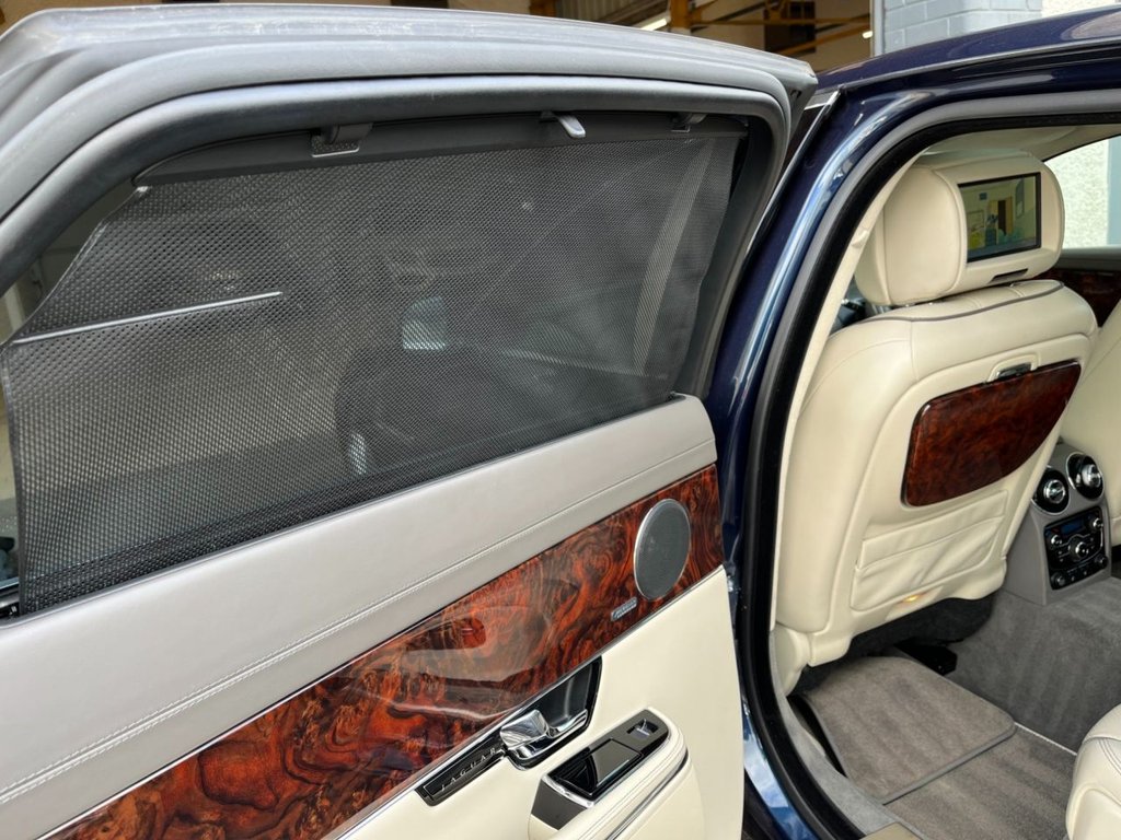 USED 2014 14 JAGUAR XJ 3.0 D V6 PORTFOLIO L 4d 275 BHP 