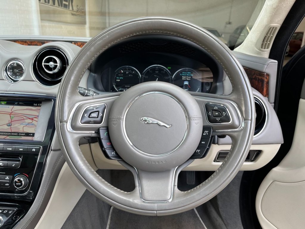 USED 2014 14 JAGUAR XJ 3.0 D V6 PORTFOLIO L 4d 275 BHP 